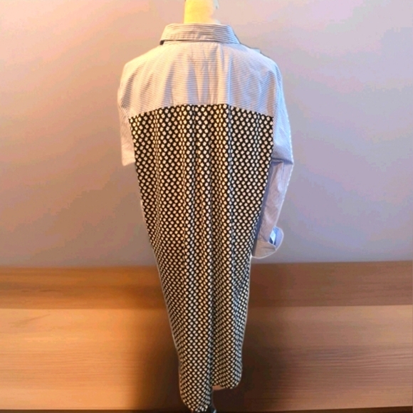 233 Tommy Hilfiger Blue and White Striped Shirt - Picture 3 of 9